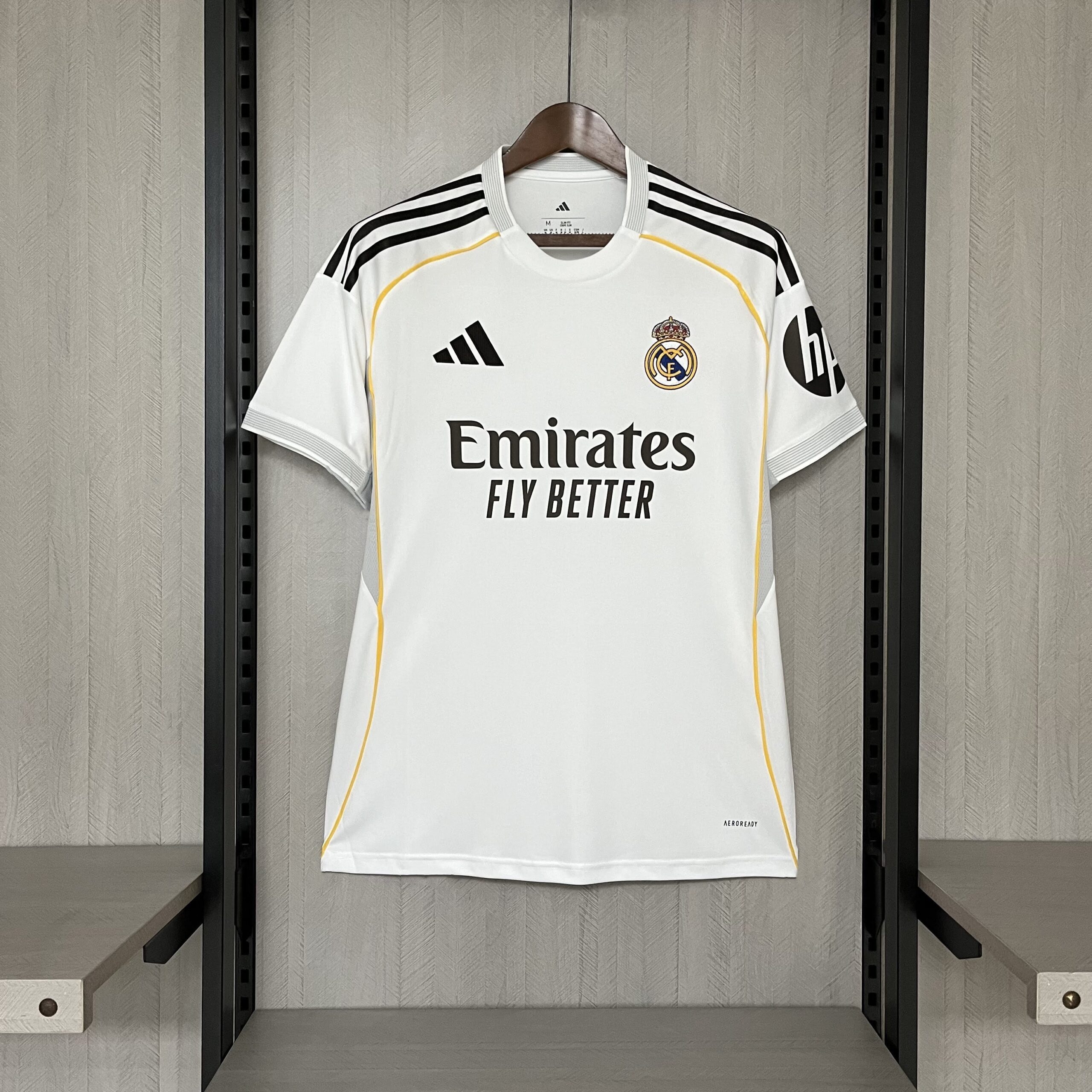 33B3A8AB-0D66-4018-BEF9-80D482133ACA Real Madrid 25/26 Home Kit - Image 1