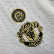 Manchester United Retro 01/02 Away kit - Image 3