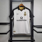 Manchester United Retro 01/02 Away kit
