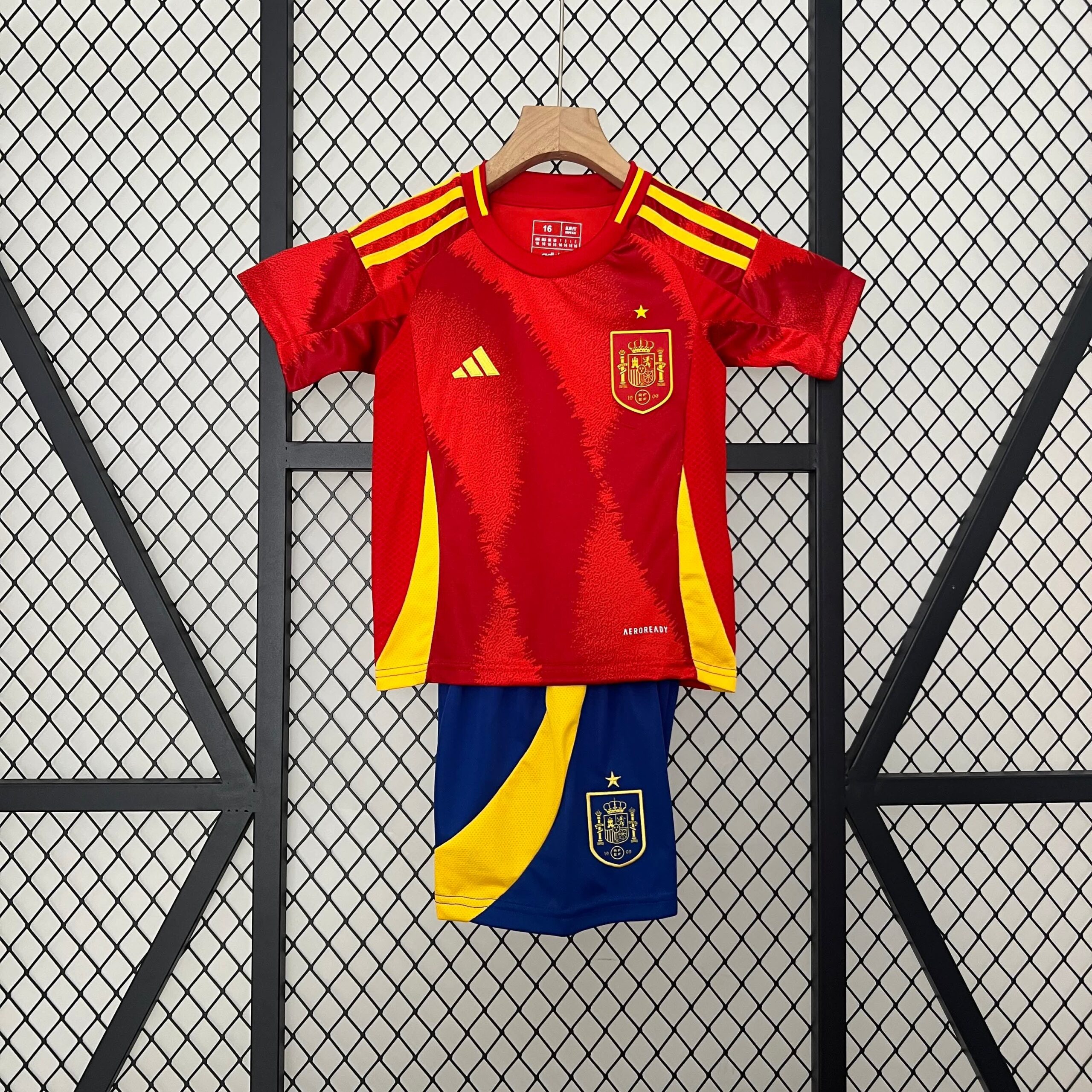 IMG-7902 Spain 24/25 Kids kit - Image 1