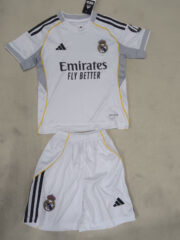 Real Madrid 25/26 Kids Home Kit - Image 3